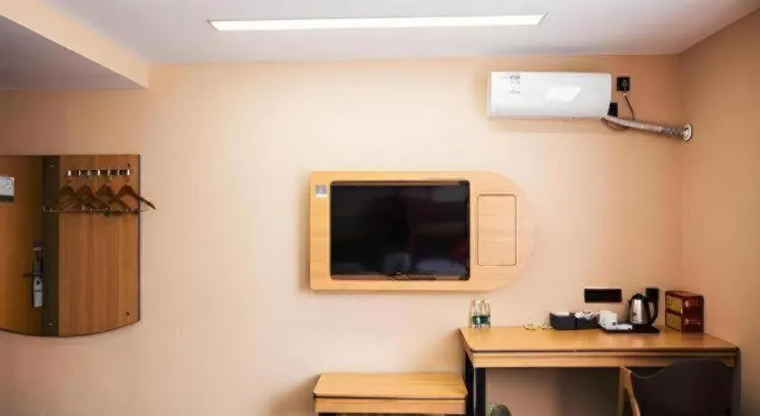 Thank Inn Hotel Guangdong Zhuhai Jiwan Hongqi Central Sqaure