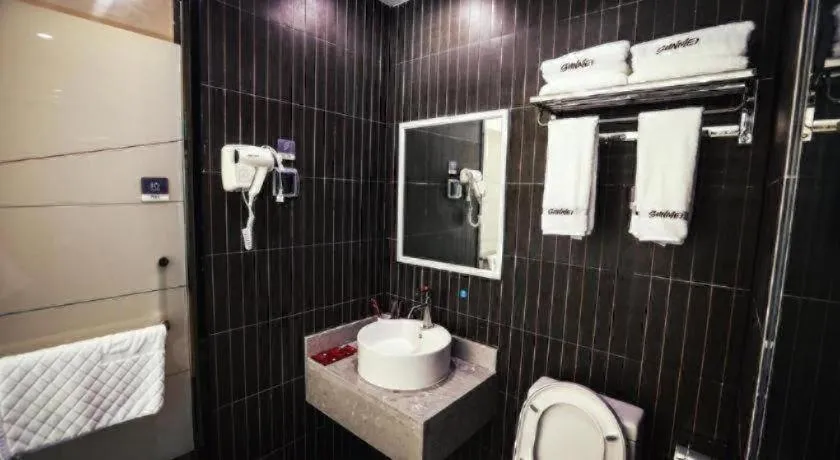 Thank Inn Hotel Guangdong Zhuhai Jiwan Hongqi Central Sqaure