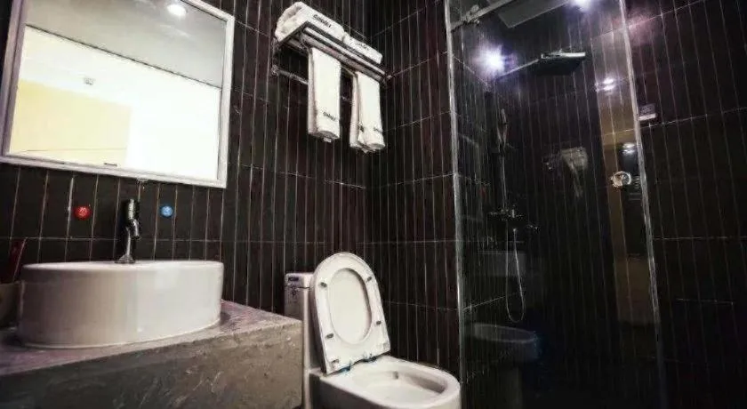 Thank Inn Hotel Guangdong Zhuhai Jiwan Hongqi Central Sqaure