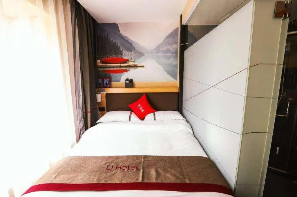 Bed in Thank Inn Hotel Guangdong Zhuhai Jiwan Hongqi Central Sqaure