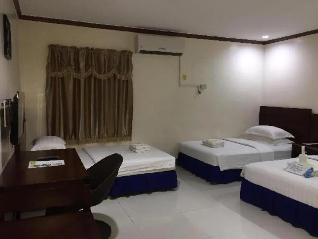 Bed in Jeamco Royal Hotel - Baybay