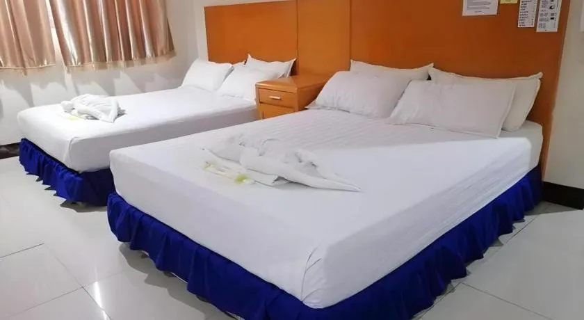 Bed in Jeamco Royal Hotel - Pasig