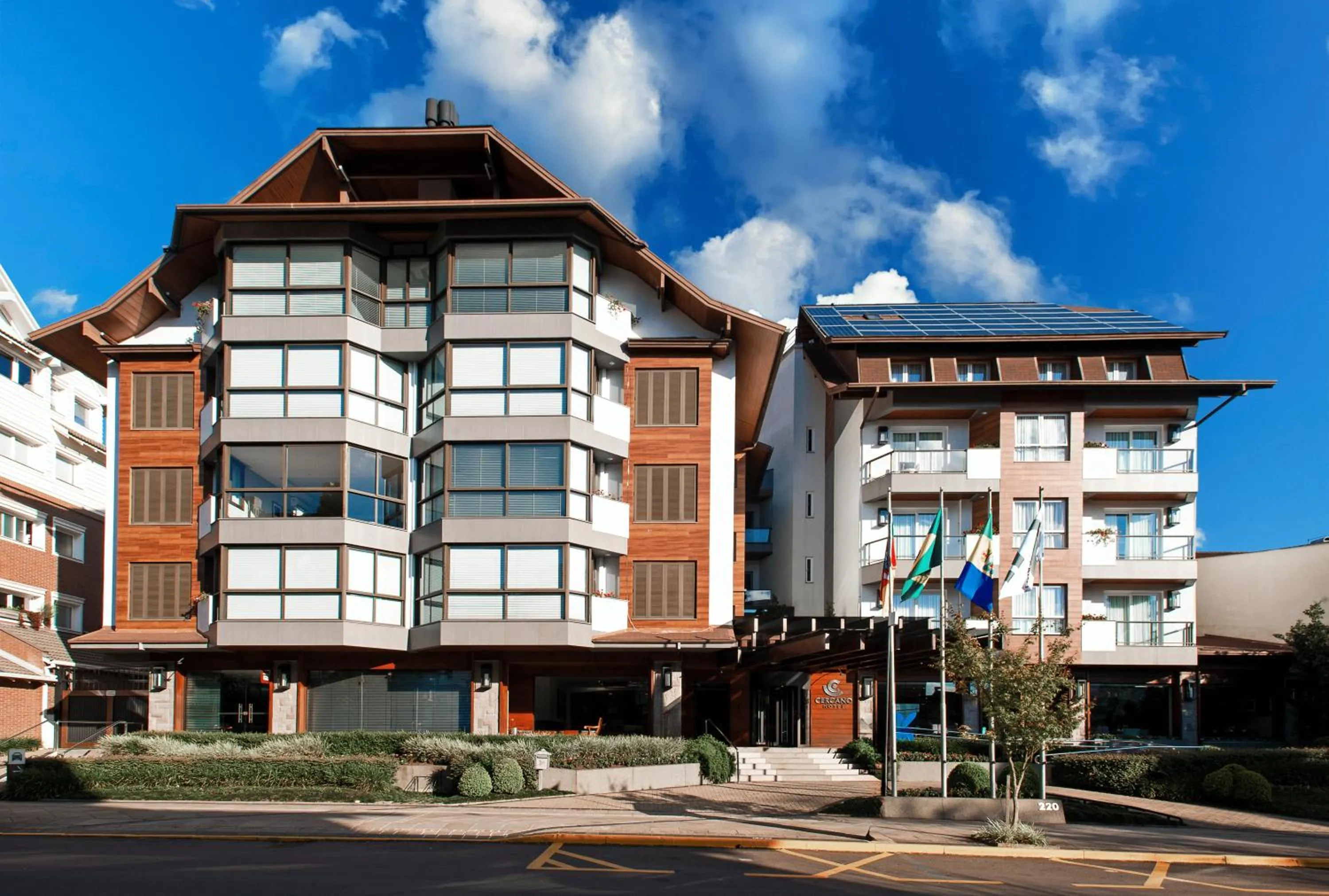 Property building in Hotel Cercano