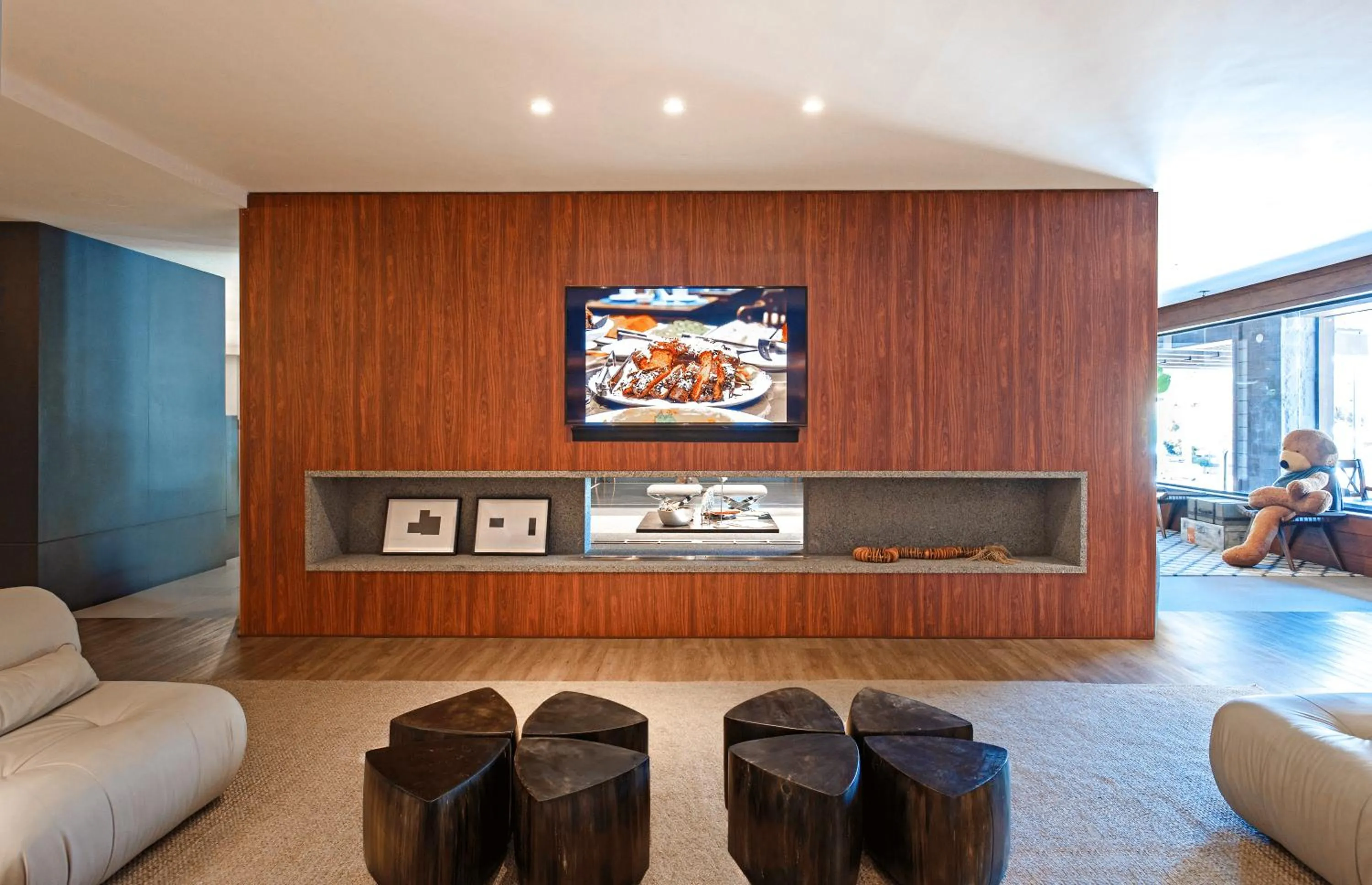 Property building in Hotel Cercano