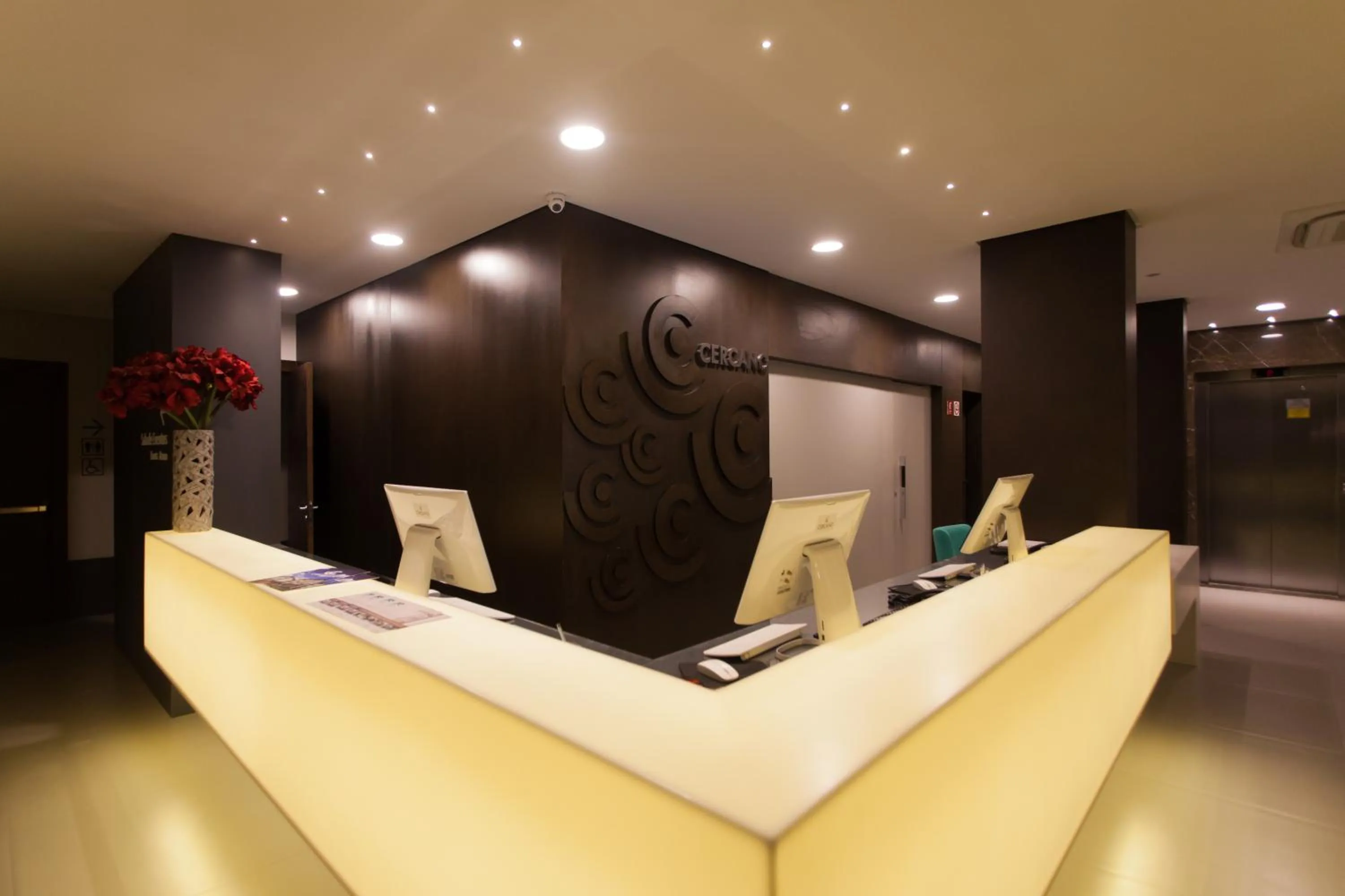 Property building in Hotel Cercano