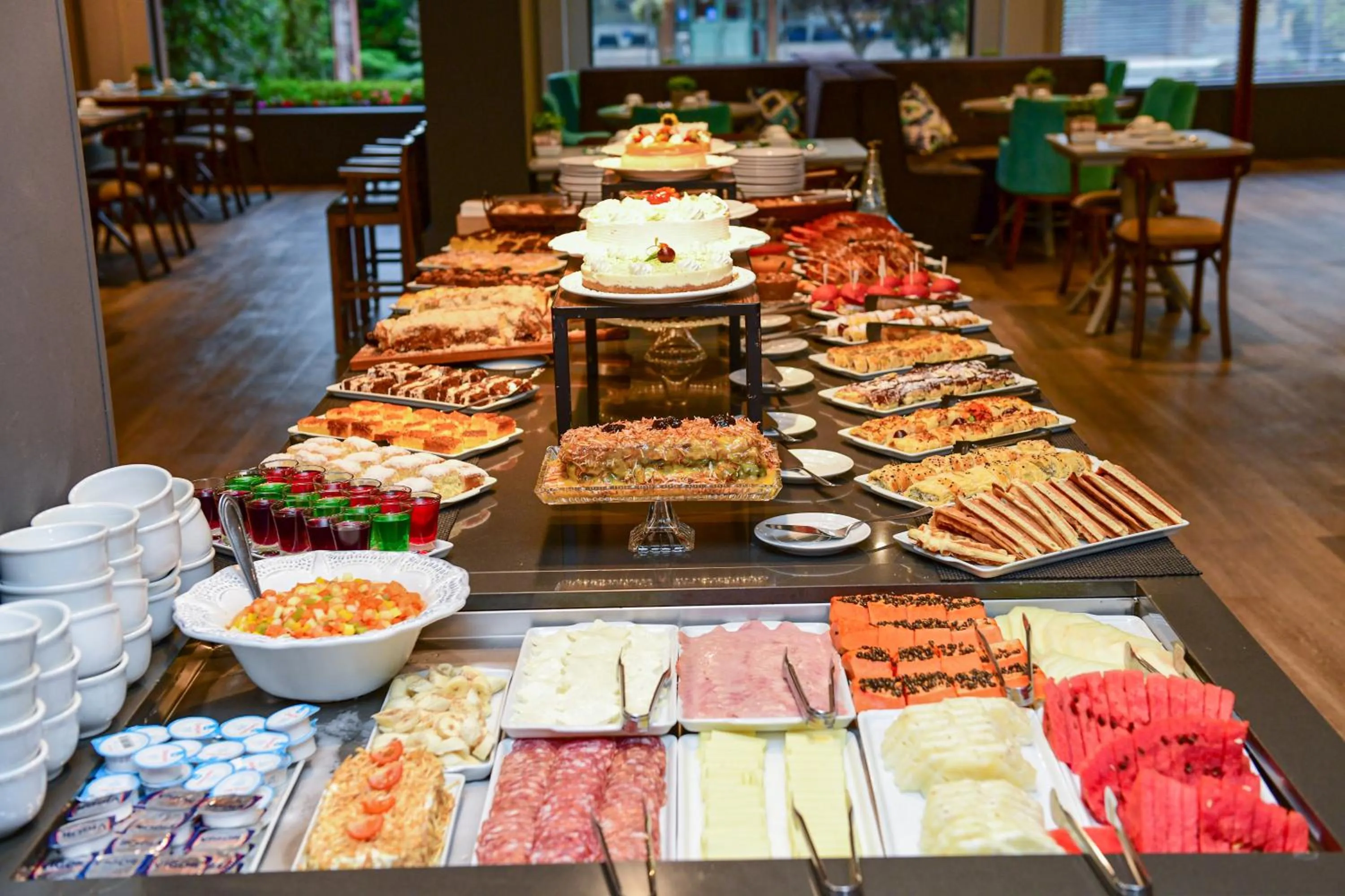 Food and drinks in Hotel Cercano