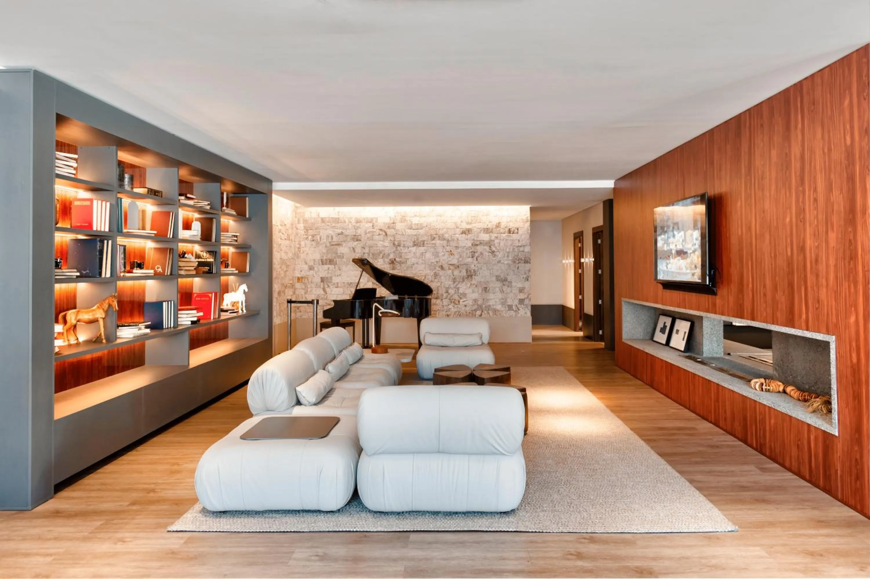 Property building in Hotel Cercano