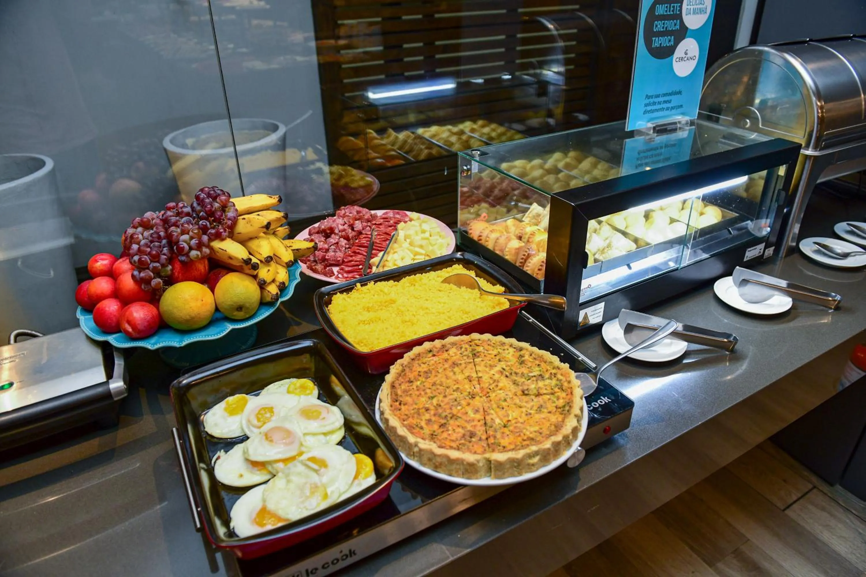 Food and drinks in Hotel Cercano