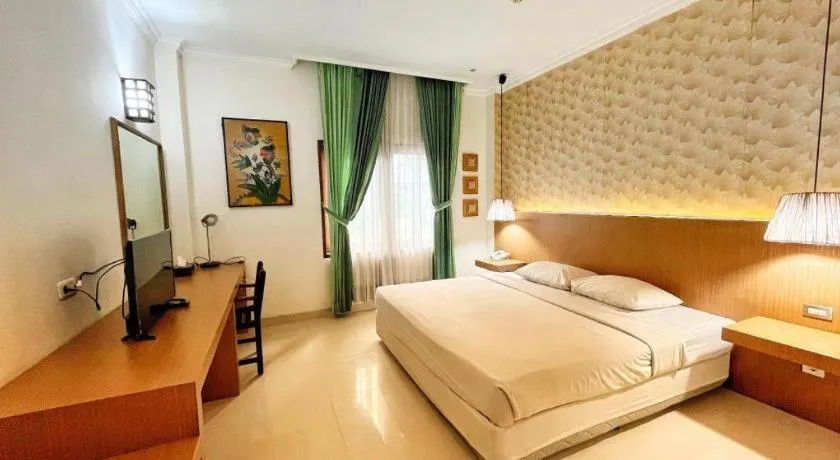 Bed in HOTEL SARI KURING INDAH