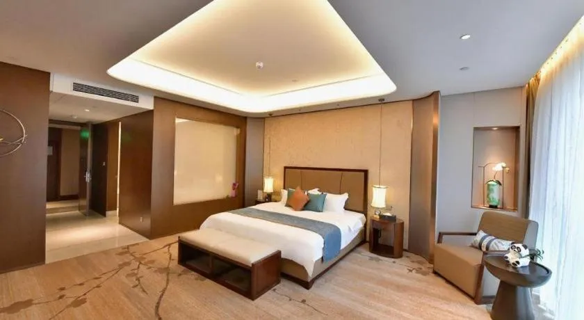 Bed in Qingdao Hualan Hotel