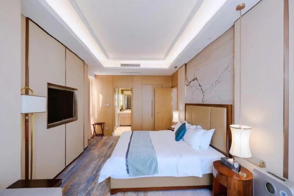 Bed in Qingdao Hualan Hotel