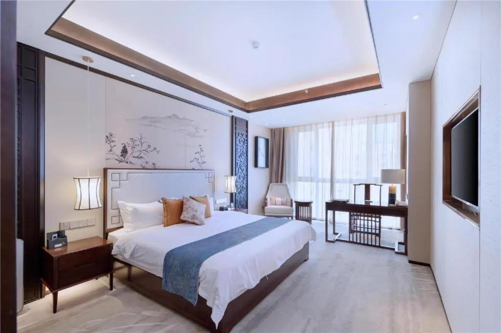 Bed in Qingdao Hualan Hotel