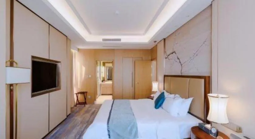 Bed in Qingdao Hualan Hotel