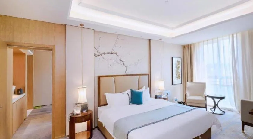 Bed in Qingdao Hualan Hotel