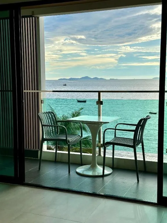 Golden Dragon Beach Resort Pattaya (Bang Lamung)