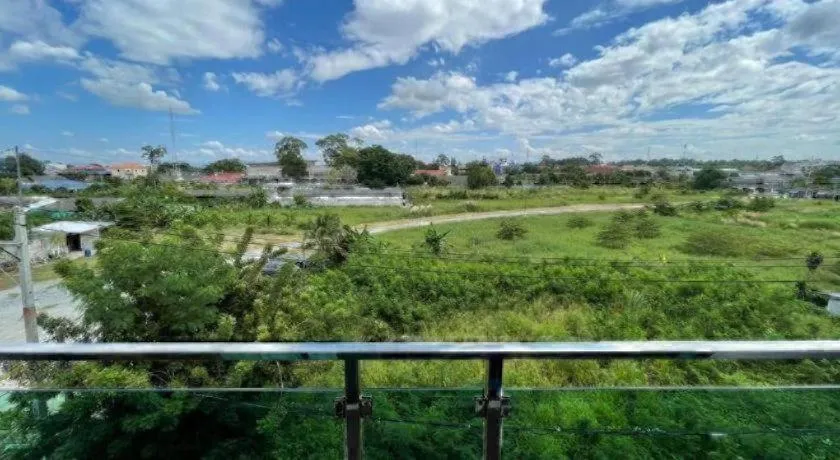 Golden Dragon Beach Resort Pattaya (Bang Lamung)