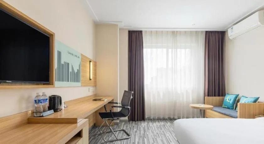 Bed in City Comfort Inn Chongqing Southwest University Beibei Metro Station