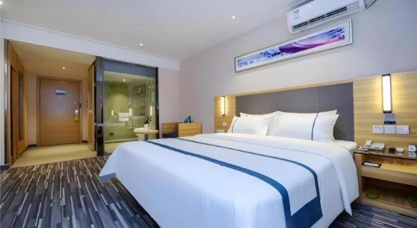 Bed in City Comfort Inn Chongqing Southwest University Beibei Metro Station