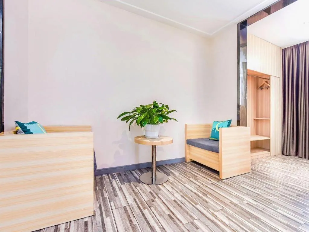 Bed in City Comfort Inn Chongqing Southwest University Beibei Metro Station