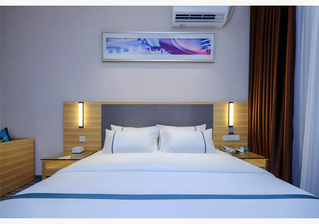 Bed in City Comfort Inn Chongqing Southwest University Beibei Metro Station