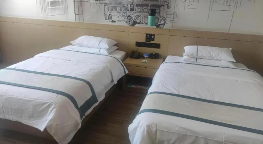 Bed in City Comfort Inn Jingzhou Gongan Chengshi Square