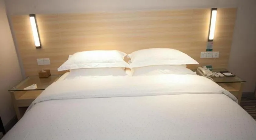 Bed in City Comfort Inn Foshan Nanhai Avenue Guicheng Metro Station