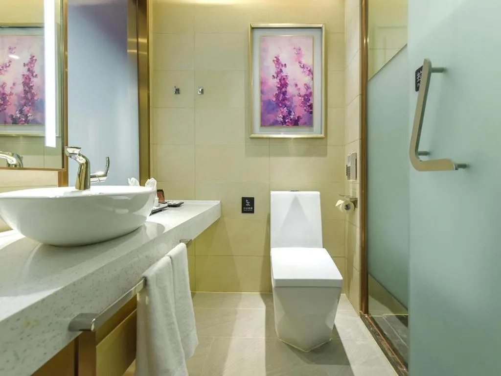 Lavande Hotel Chongqing Xinghui Liangjiang Happiness Plaza