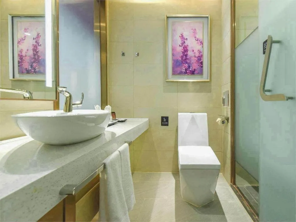 Lavande Hotel Chongqing Xinghui Liangjiang Happiness Plaza