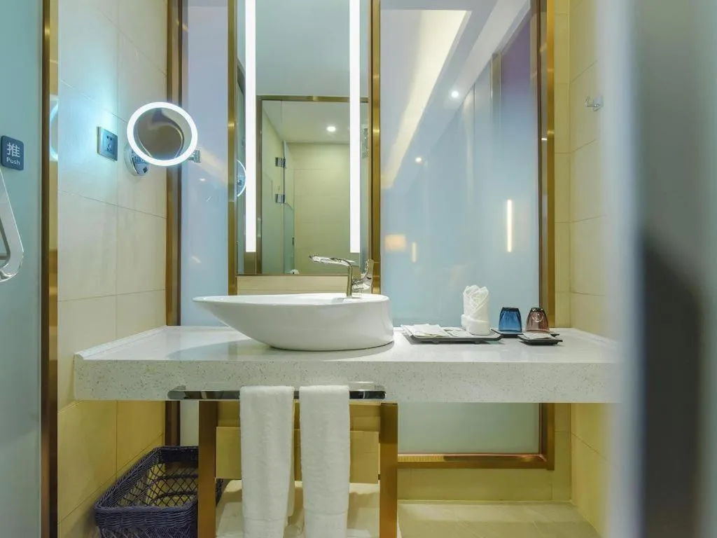 Lavande Hotel Chongqing Xinghui Liangjiang Happiness Plaza