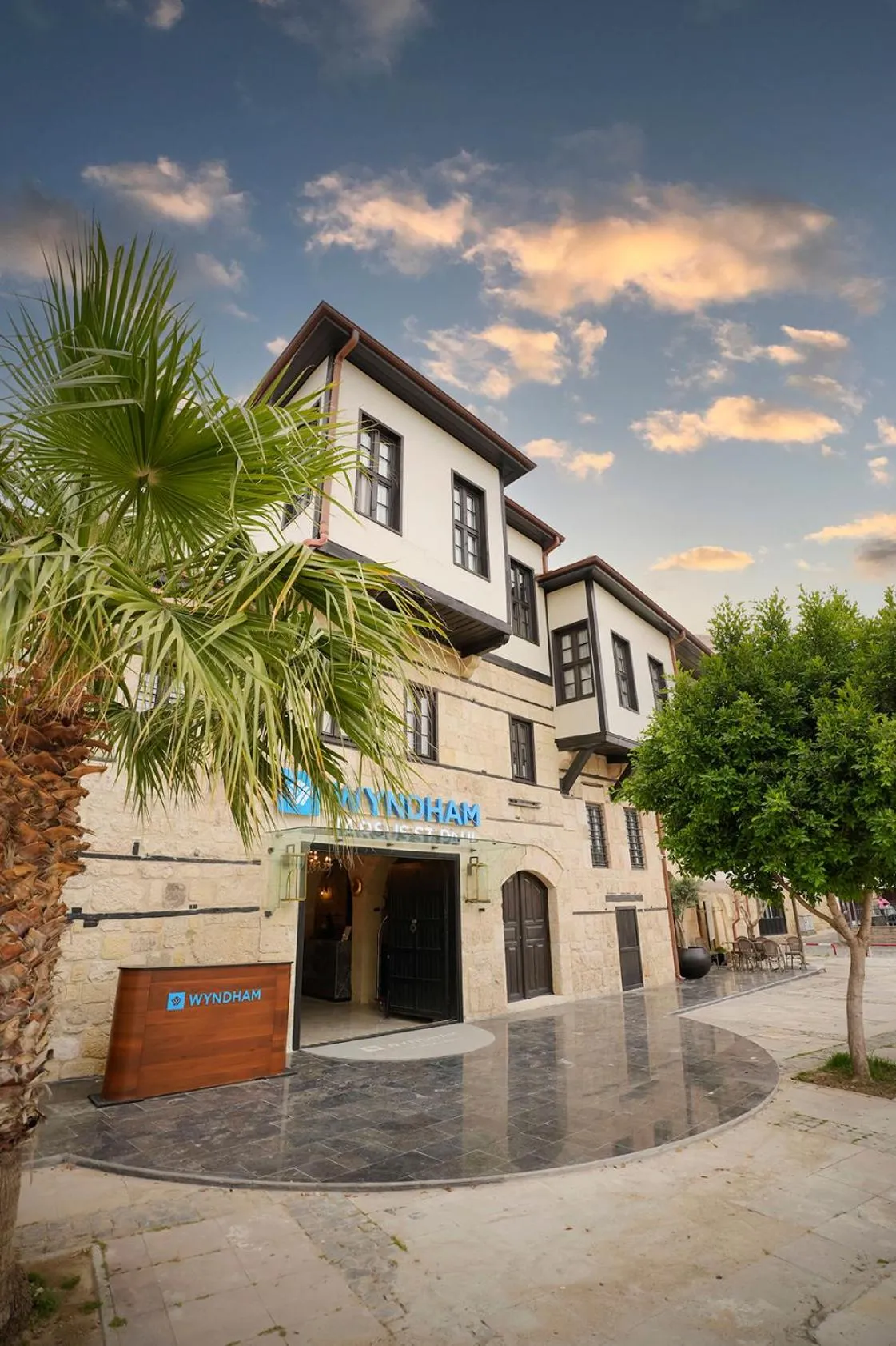 Property building in Wyndham Tarsus St.Paul