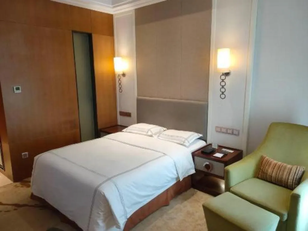 Bed in Shanghai Manhattan Hotel Minhang
