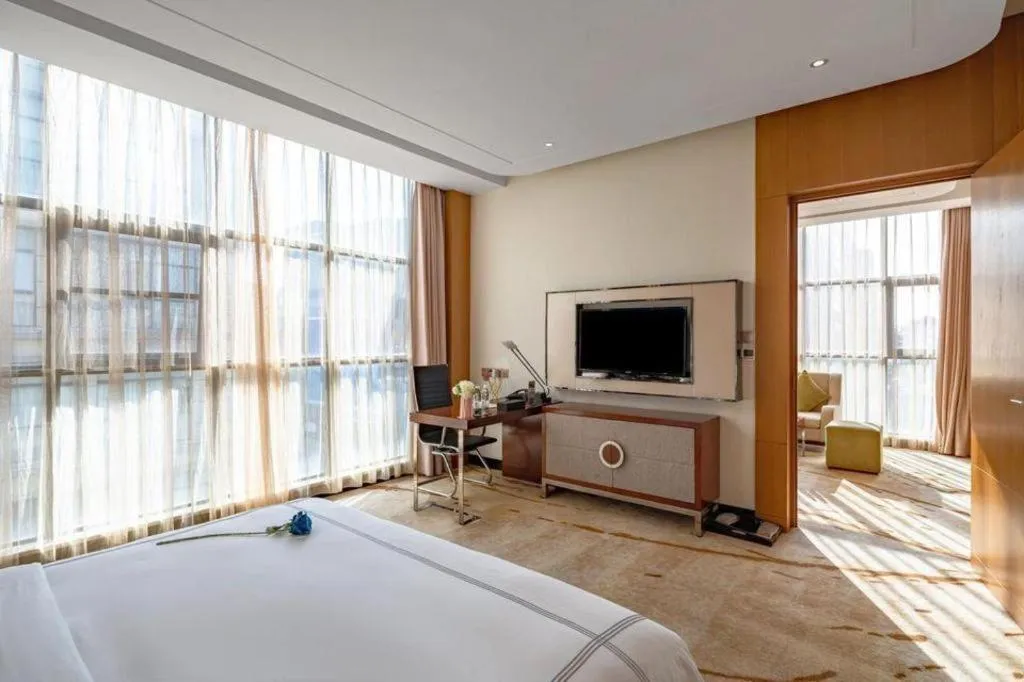 Bed in Shanghai Manhattan Hotel Minhang