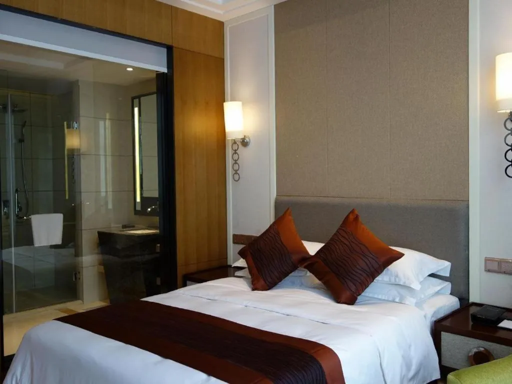 Bed in Shanghai Manhattan Hotel Minhang