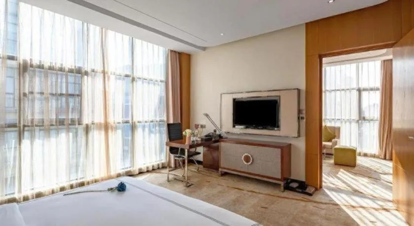 Bed in Shanghai Manhattan Hotel Minhang