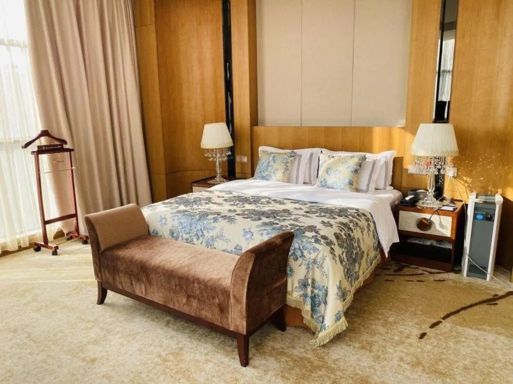 Bed in Shanghai Manhattan Hotel Minhang