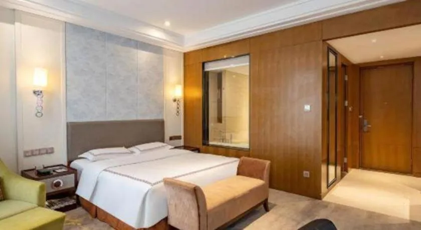 Bed in Shanghai Manhattan Hotel Minhang