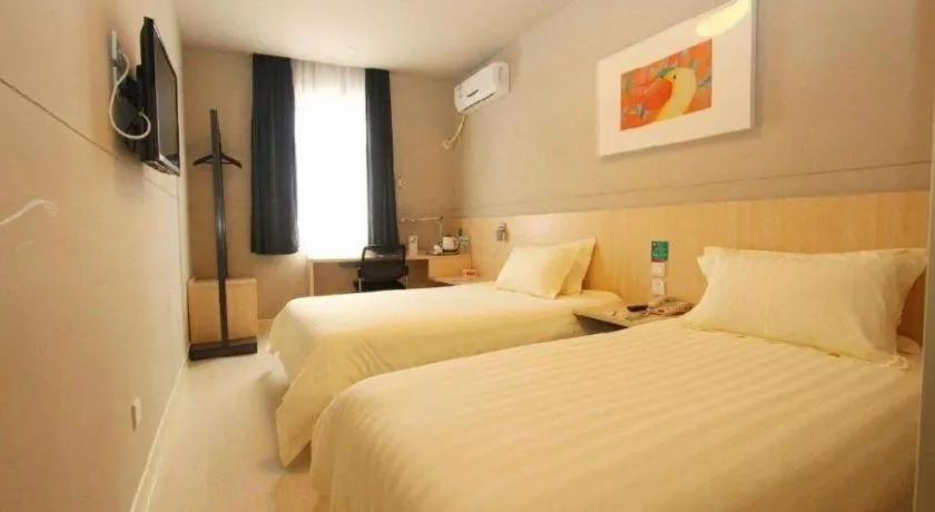 Bed in Jinjiang Inn Wuhan Linjiaohu Wanda Branch