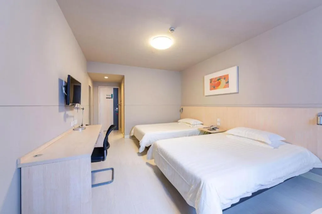 Bed in Jinjiang Inn Wuhan Linjiaohu Wanda Branch