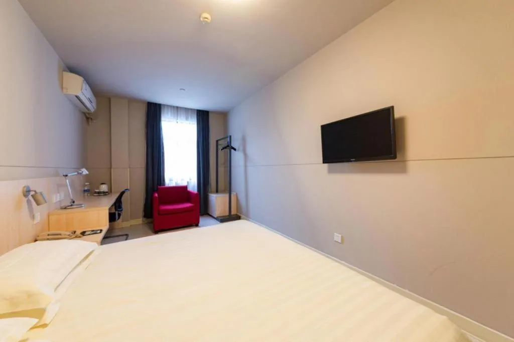 Bed in Jinjiang Inn Wuhan Linjiaohu Wanda Branch