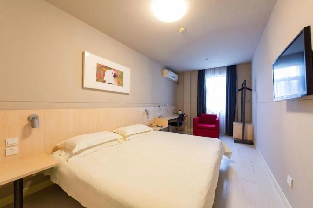 Bed in Jinjiang Inn Wuhan Linjiaohu Wanda Branch