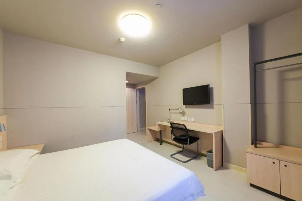 Bed in Jinjiang Inn Wuhan Linjiaohu Wanda Branch