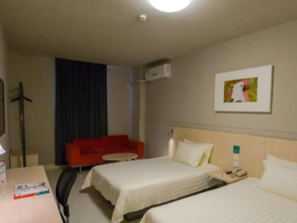 Bed in Jinjiang Inn Wuhan Linjiaohu Wanda Branch