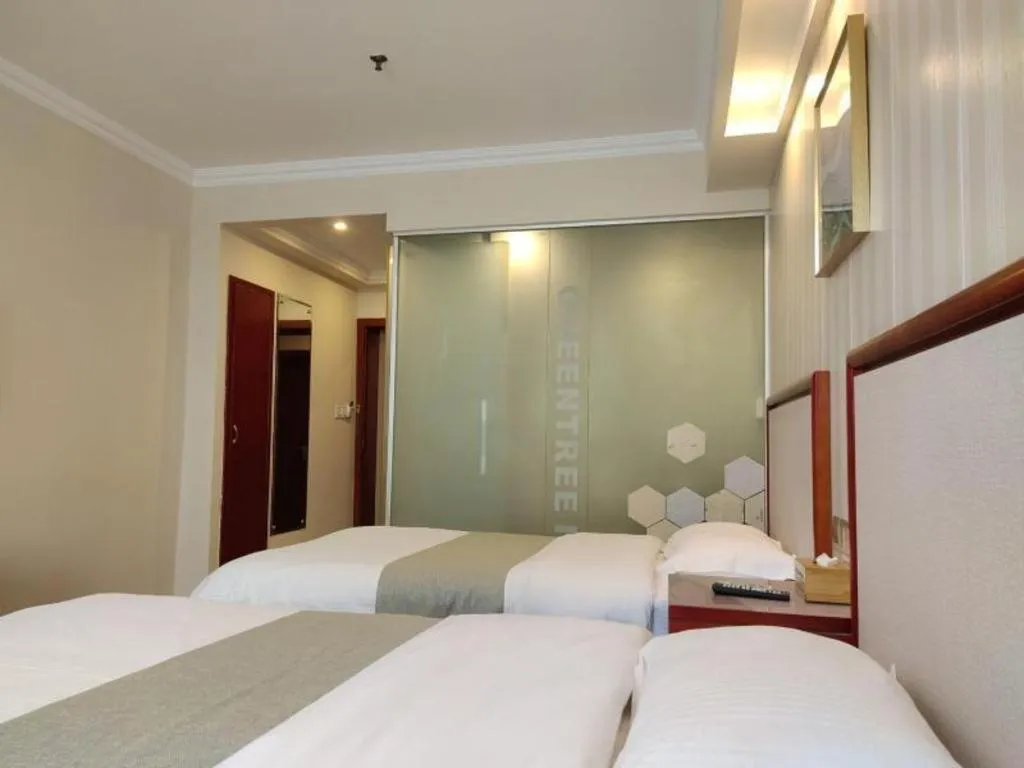 Bed in GreenTree Inn Zhenjiang Center Street No.1 Peoples Hospital Express Hotel