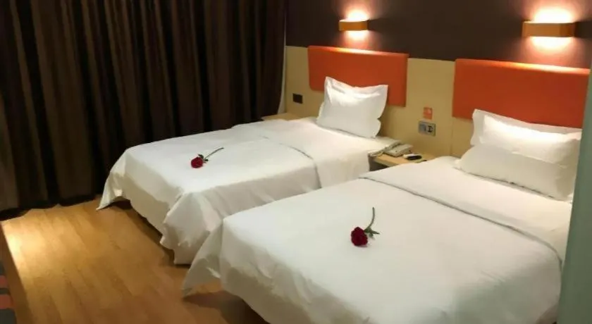 Bed in 7 Days Premium·Huanggang Walking Street