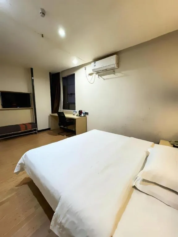 Bed in 7 Days Premium·Huanggang Walking Street