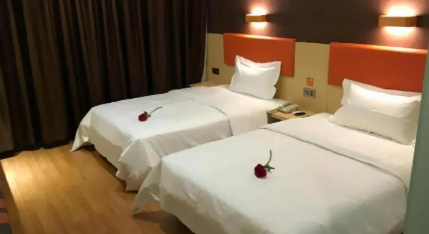 Bed in 7 Days Premium·Huanggang Walking Street