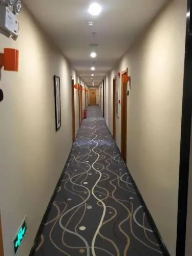 7 Days Premium·Huanggang Walking Street