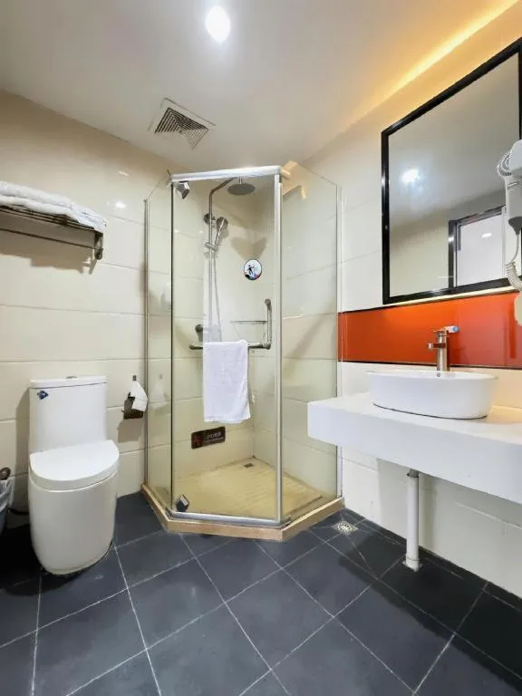 7 Days Premium·Huanggang Walking Street