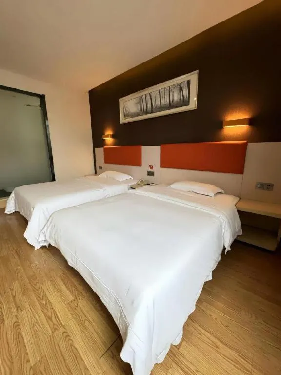 Bed in 7 Days Premium·Huanggang Walking Street