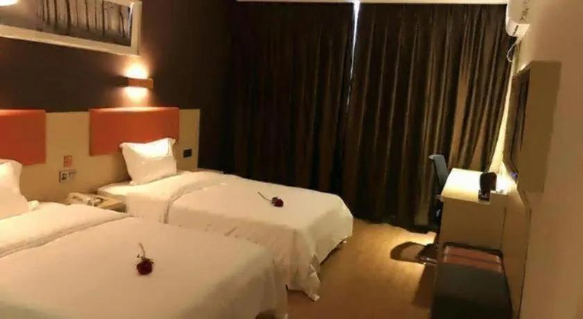 Bed in 7 Days Premium·Huanggang Walking Street